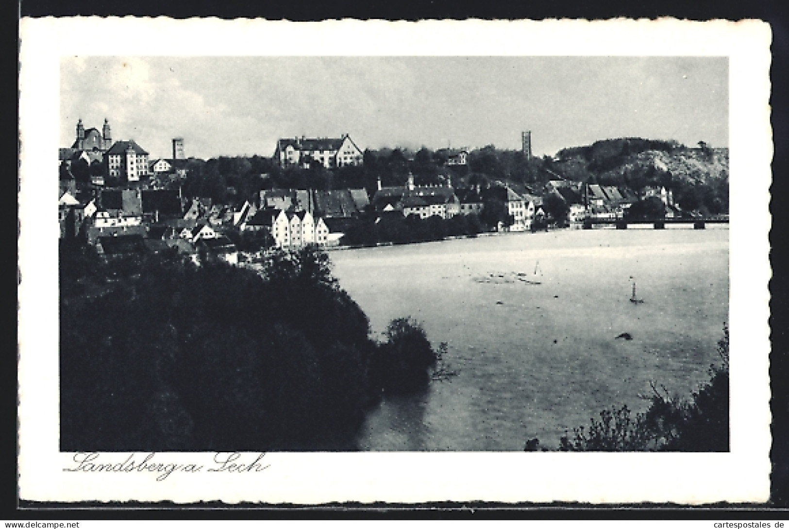 AK Landsberg A. Lech, Ortsansicht übers Wasser  - Landsberg