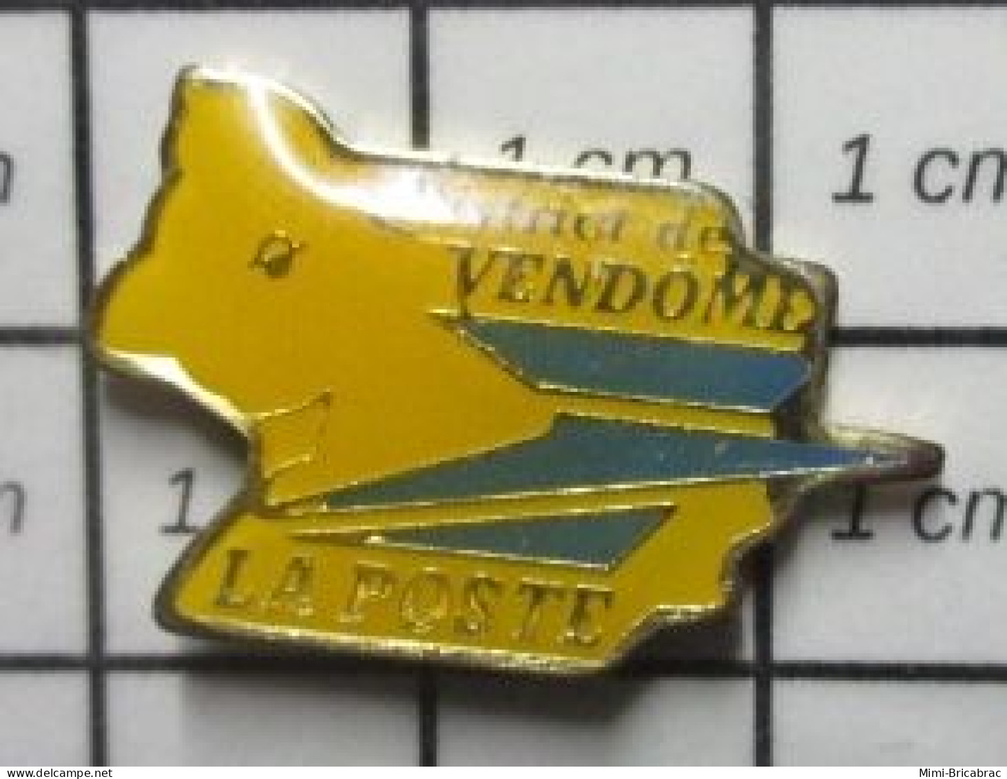 3517  Pin's Pins / Beau Et Rare / POSTES / LA POSTE OISEAU BLEU DISTRICT DE VENDÔME - Post