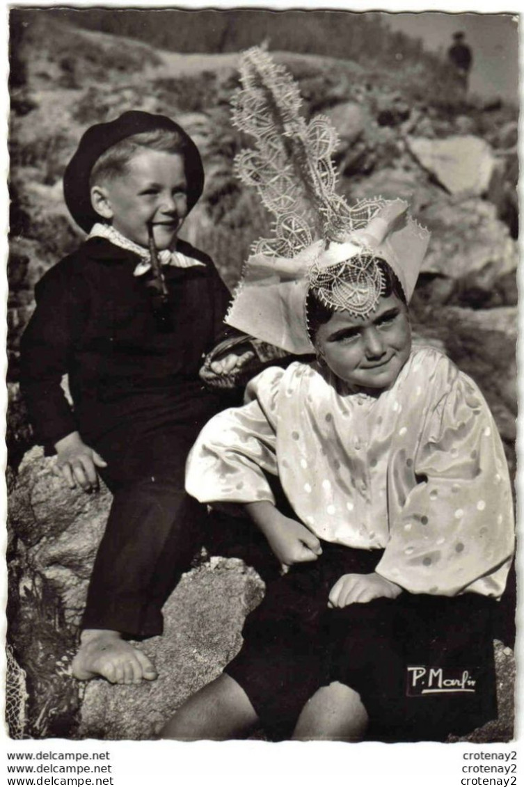 85 LES SABLES D'OLONNE N°272 Enfants Sablais Avec Coiffes Et Costumes Pipe Folklore VOIR DOS - Sables D'Olonne