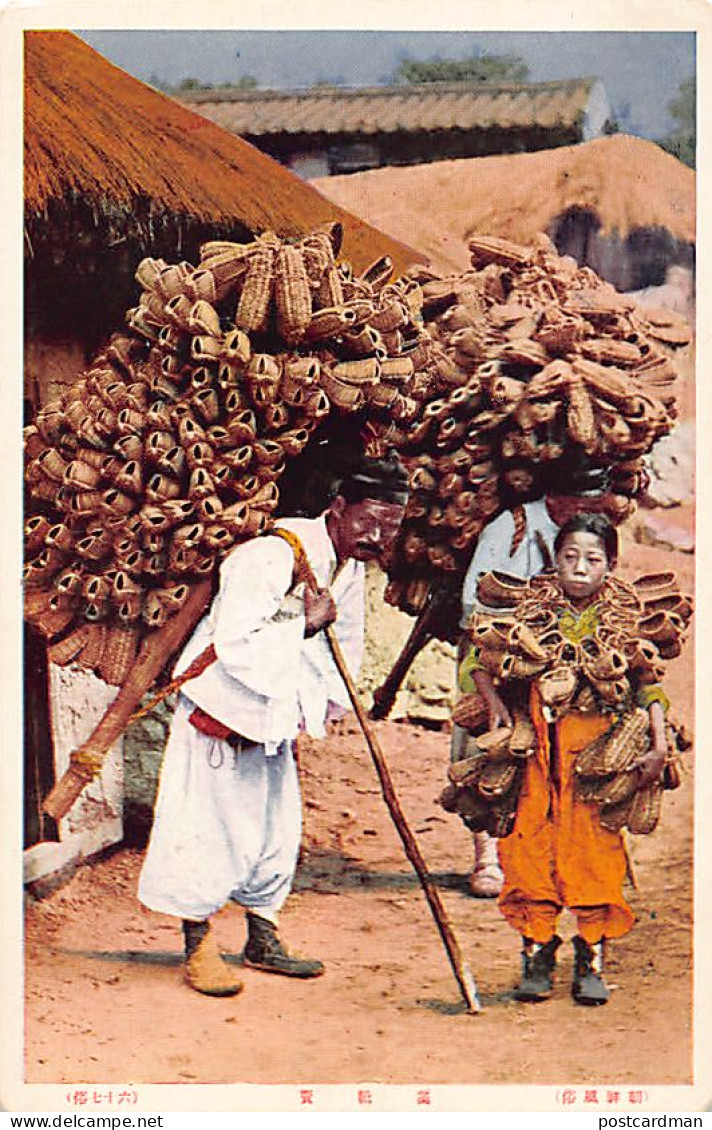 Korea - Man And Woman Carrying Basketry - Corée Du Sud