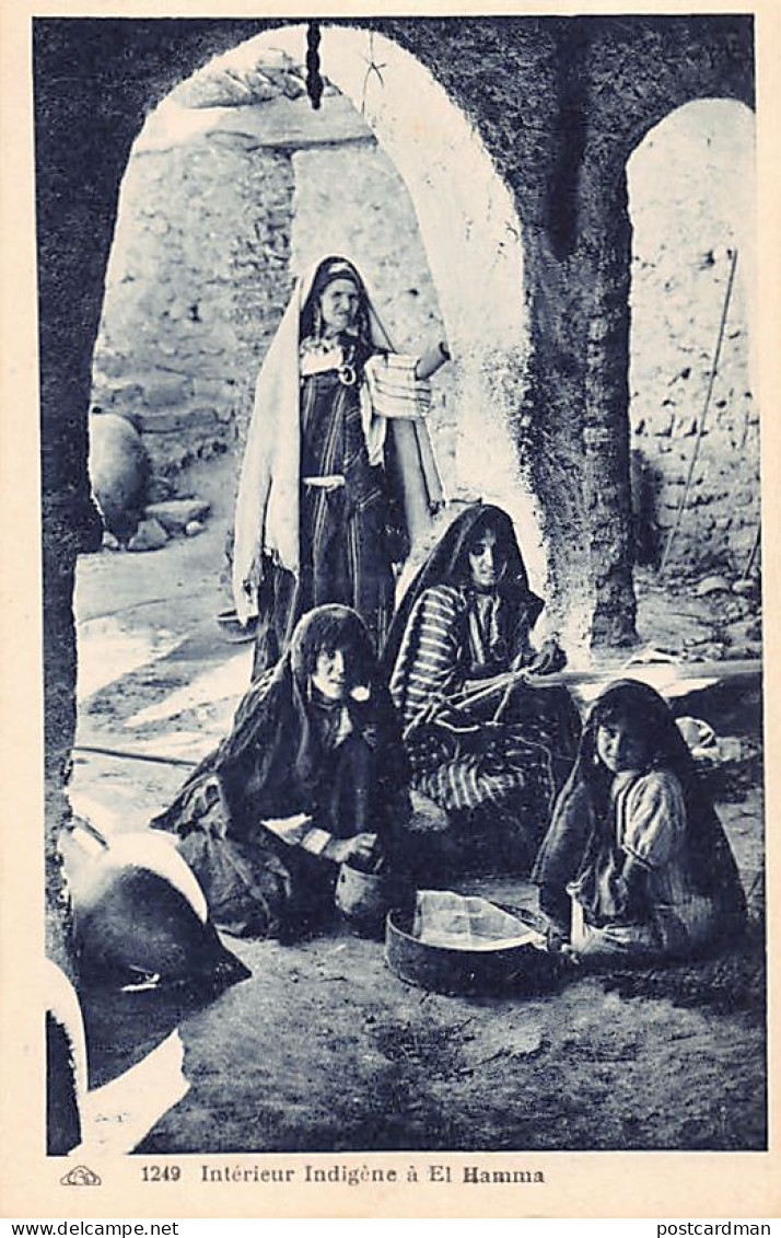 Tunisie - EL HAMMA - Intérieur Indigène - Femmes Tunisiennes - Ed. CAP 1249 - Túnez