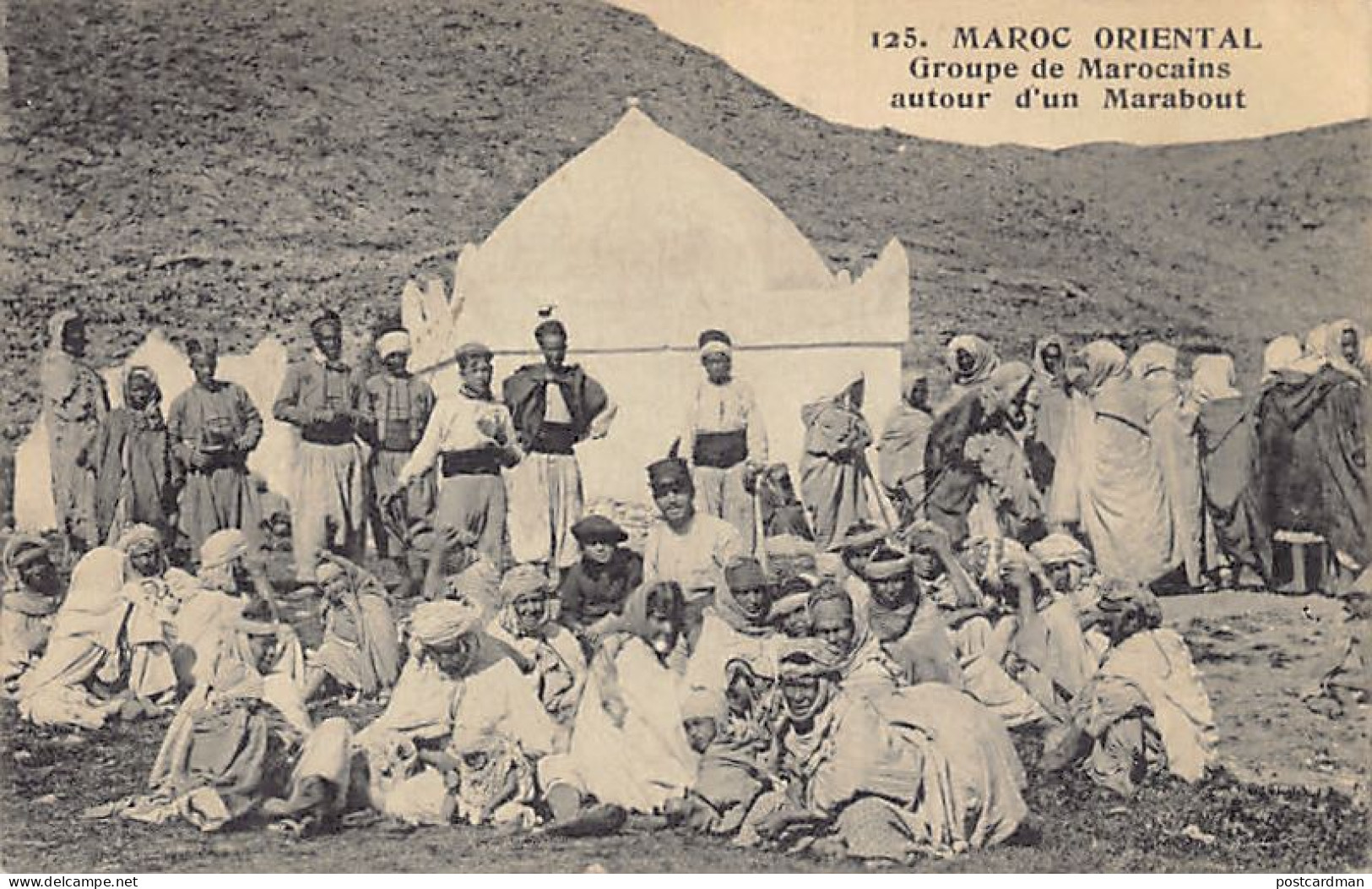 Maroc Oriental - Groupe De Marocains Autour D'un Marabout - Ed. N. Boumendil (Taourit) 125 - Autres & Non Classés