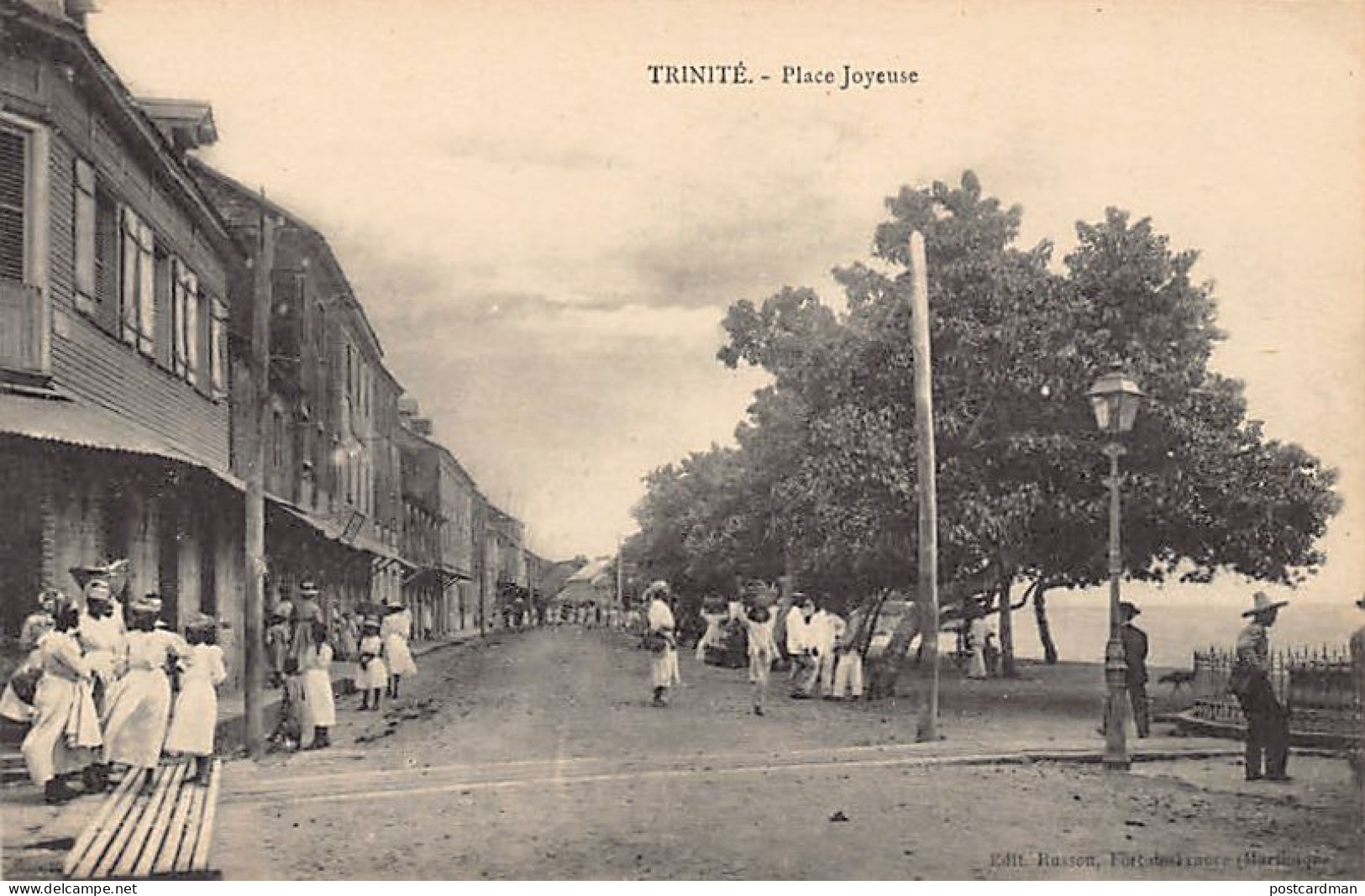 Martinique - TRINITÉ - Place Joyeuse - Ed. Russon  - Otros & Sin Clasificación