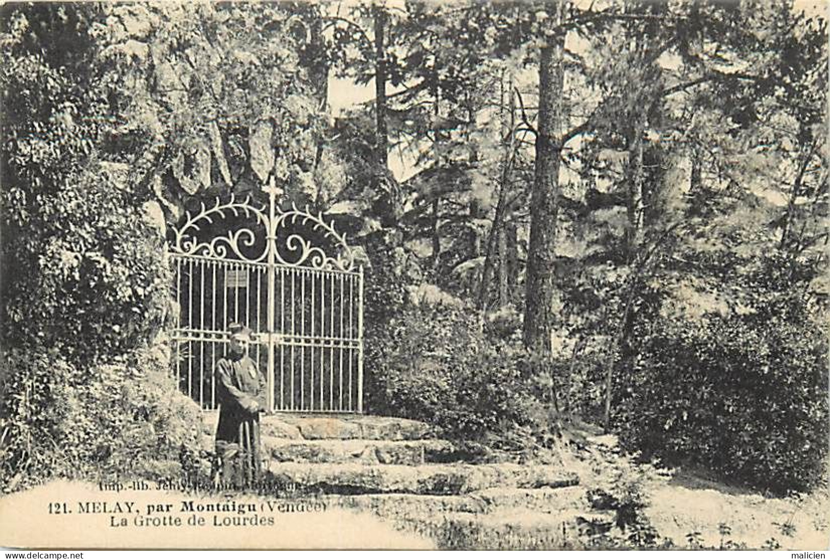 - Vendée -ref-F195- Melay Par Montaigu - La Grotte De Lourdes  Et Curé - Grottes - Religions - - Otros & Sin Clasificación