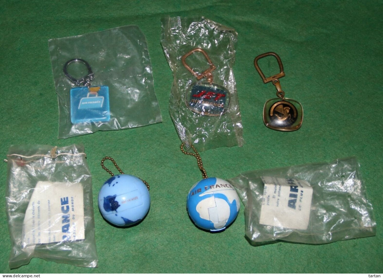 AIR FRANCE 5 PORTE-CLÉS ANCIEN: PUZZLES, CARAVELLE,LUGGAGE ET CREVETTE - Key-rings