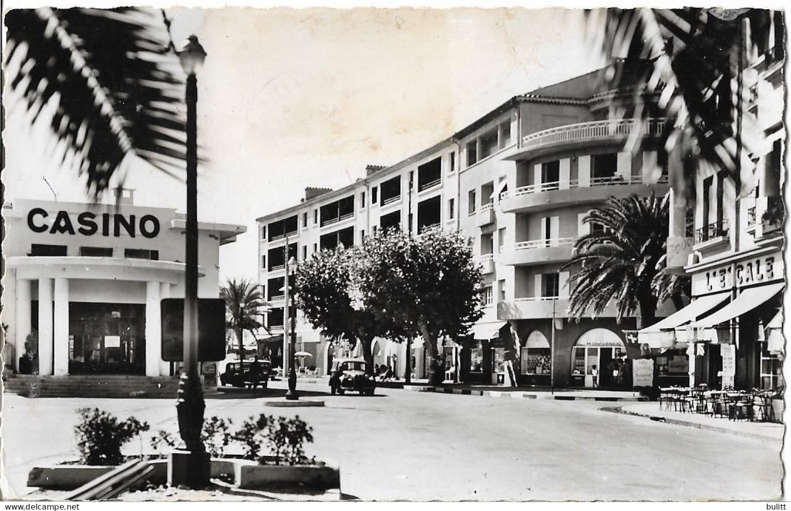 SAINTE MAXIME - Le Casino Et Les Nouveaux Immeubles - Voiture Ancienne - Sainte-Maxime