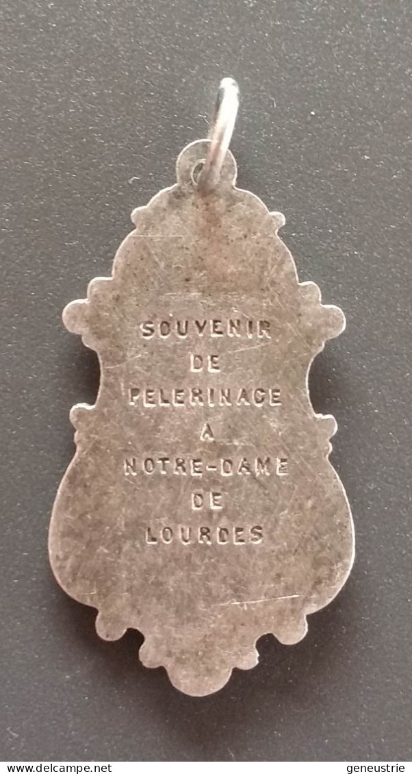 Pendentif Médaille Religieuse Début XXe Argenté "Notre-Dame De Lourdes" Religious Medal - Religion & Esotericism