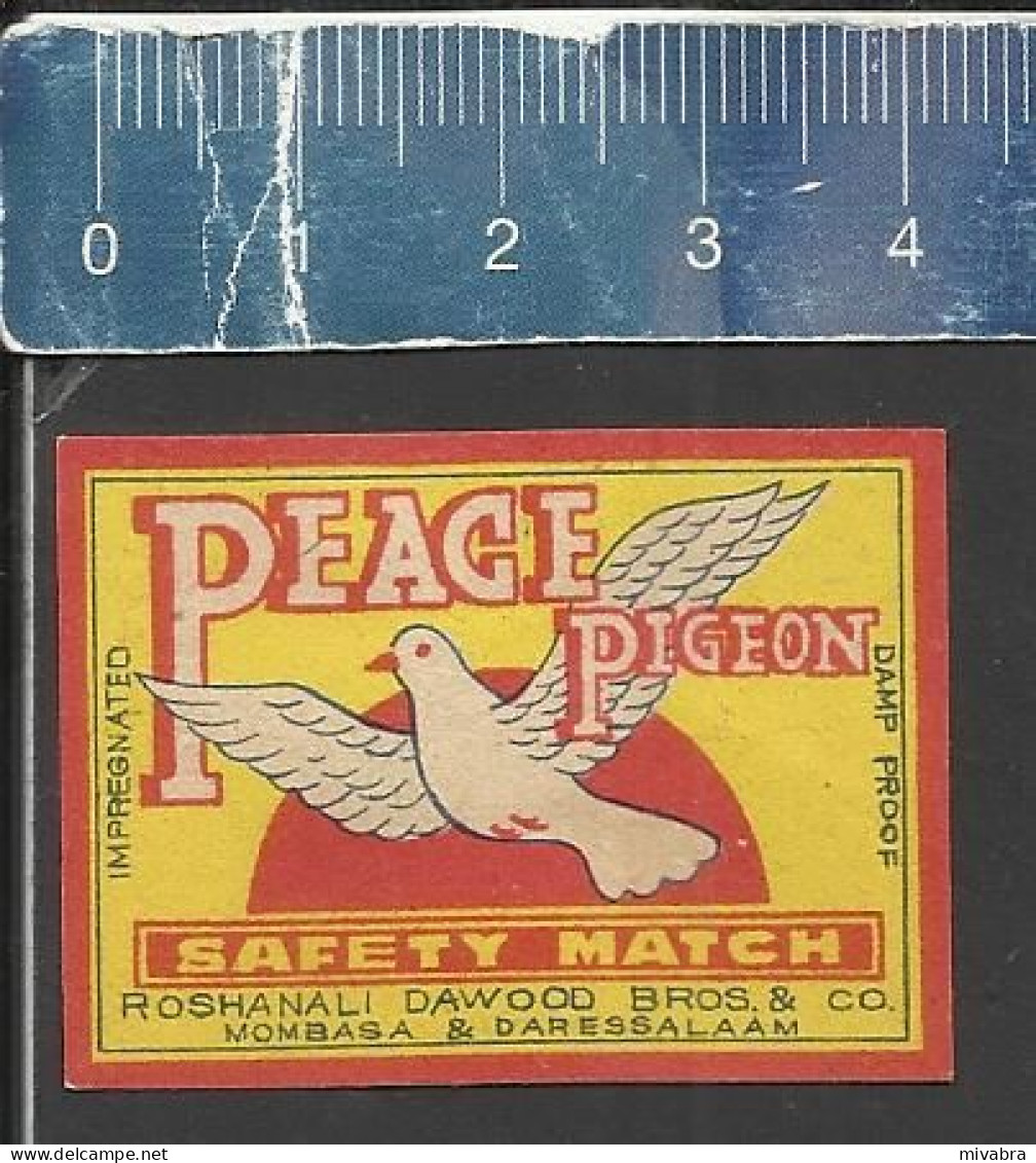 PEACE PIGEON  - OLD VINTAGE EXPORT MATCHBOX LABEL MADE FOR ROSHANALI DAWOOD BROS MOMBASA (KENYA) DARESSALAAM TANZANIA - Boites D'allumettes - Etiquettes