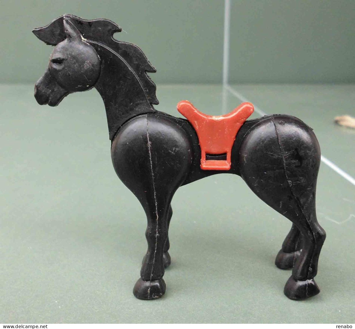 Cavallo Nero, Horse , Con Le Zampe Mobili, Di Plastica. Giocattolino Molto Vecchio - Antikspielzeug