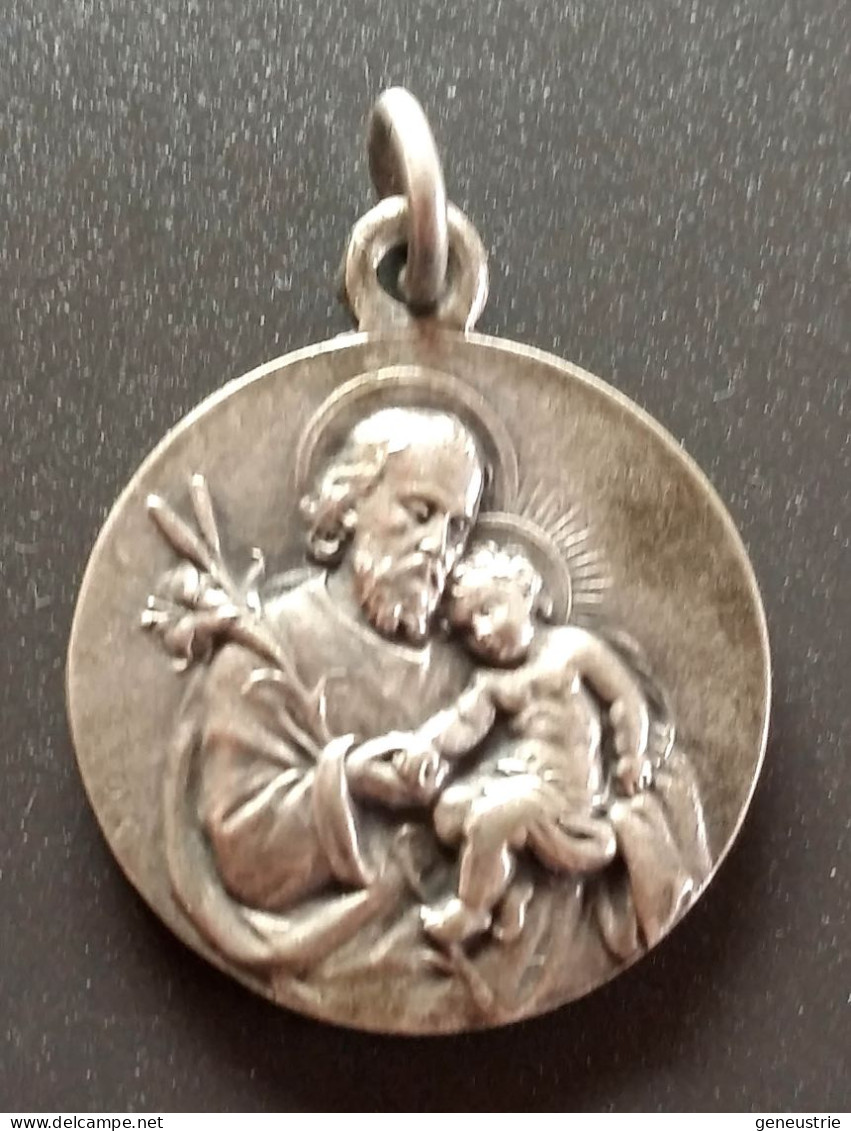 Pendentif Médaille Religieuse Début XXe Argenté "Saint Joseph / Saint Ange Gardien" Religious Medal - Religión & Esoterismo