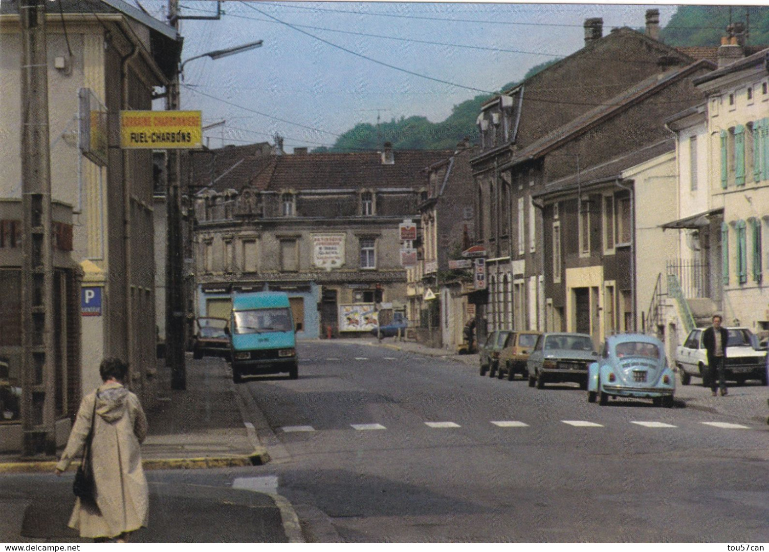 CLOUANGE  -  MOSELLE  -  (57)  -  PEU  COURANTE  CPSM  ANIMEE  -  VEHICULES  ANCIENS  -  LA  RUE  FOCH. - Otros & Sin Clasificación