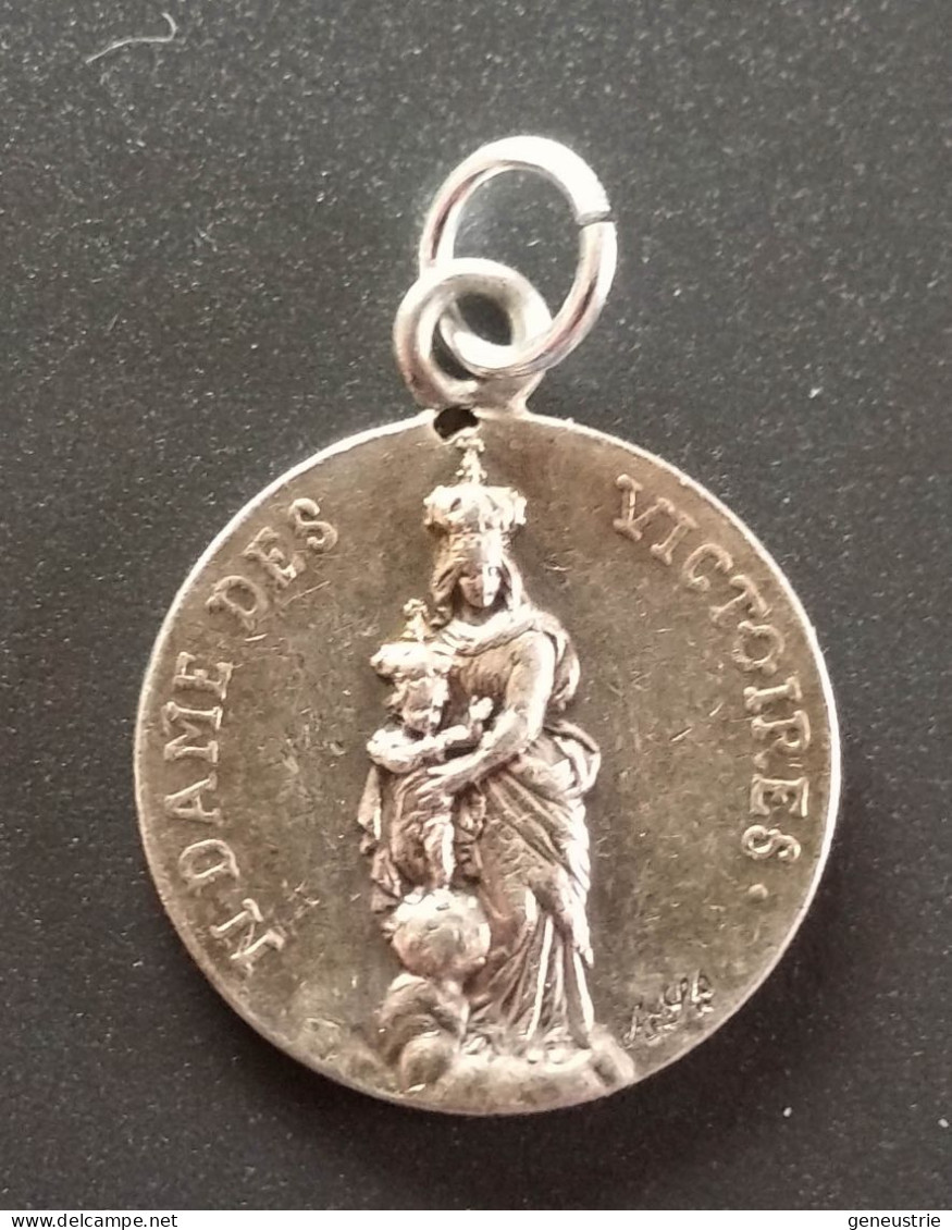 Pendentif Médaille Religieuse Début XXe Argent 800 "Notre-Dame Des Victoires" Religious Medal - Godsdienst & Esoterisme