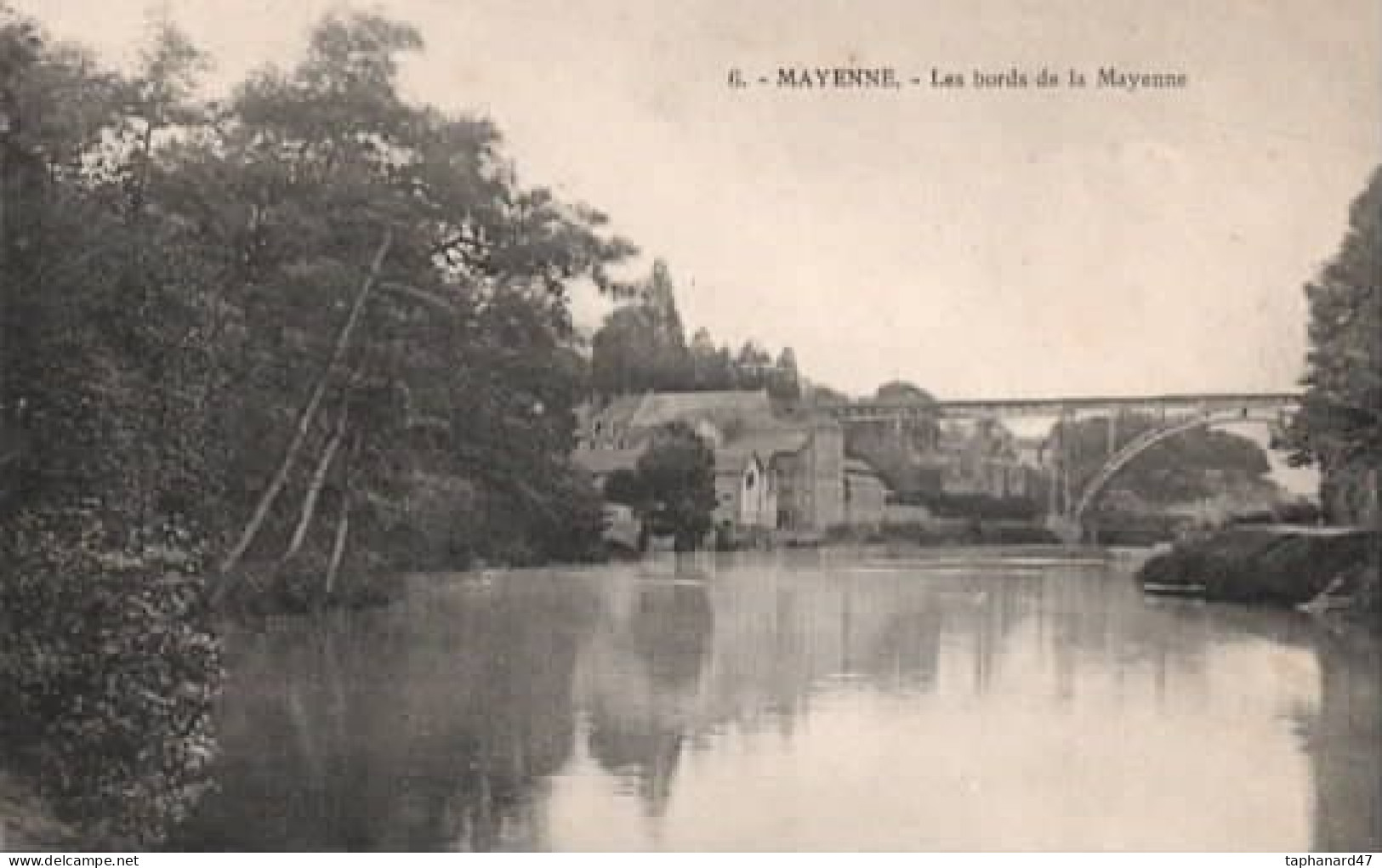 . 53 . MAYENNE . Les Bords De La Mayenne . Pont . - Mayenne