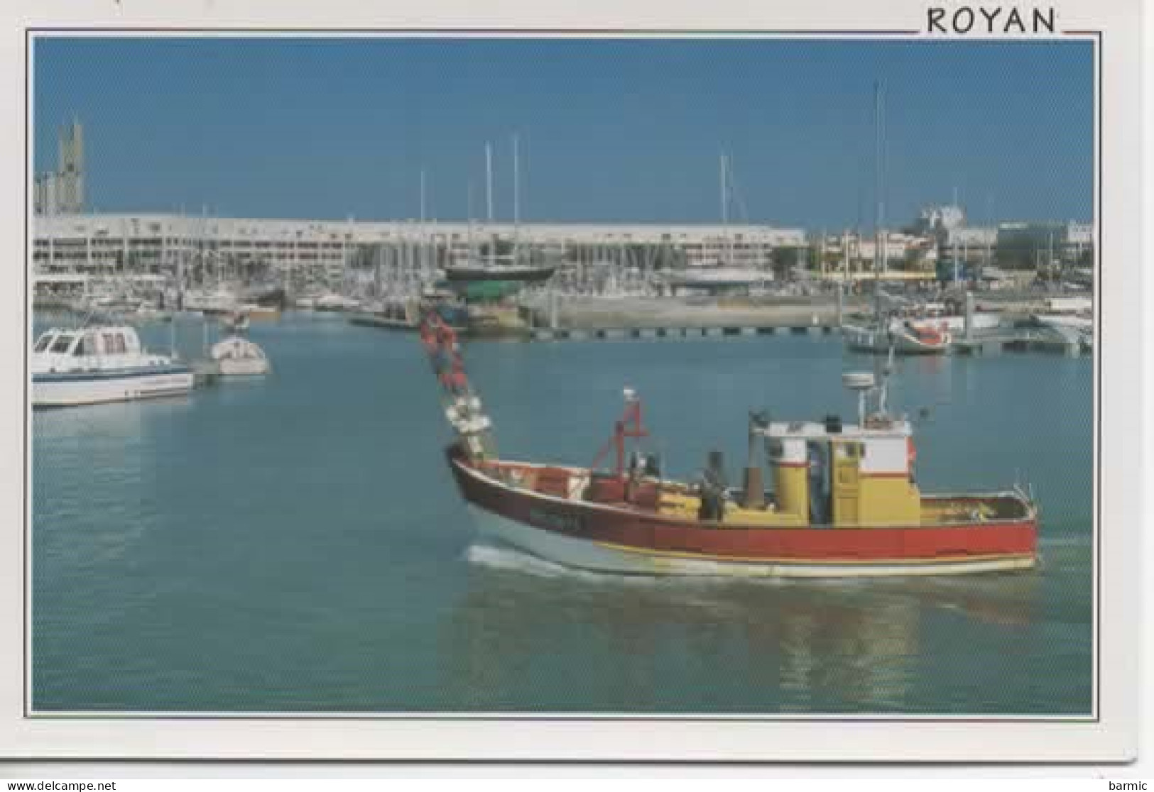 ROYAN, LE PORT ET LE FRONT DE MER, BATEAU MN 319875 COULEUR   REF 15954 - Royan