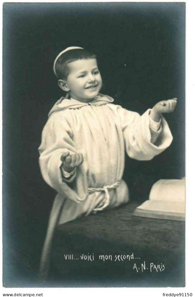 CPA / PHOTO . Enfant Le Petit Prédicateur . Petit Moine . N° VIII . Edit : A.N - Portraits