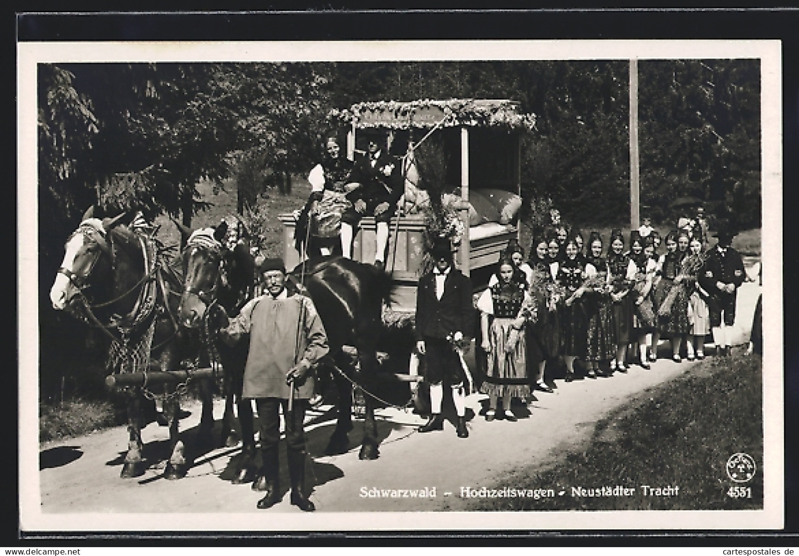 AK Schwarzwald Hochzeitswagen, Schwarzwälder Tracht  - Costumes