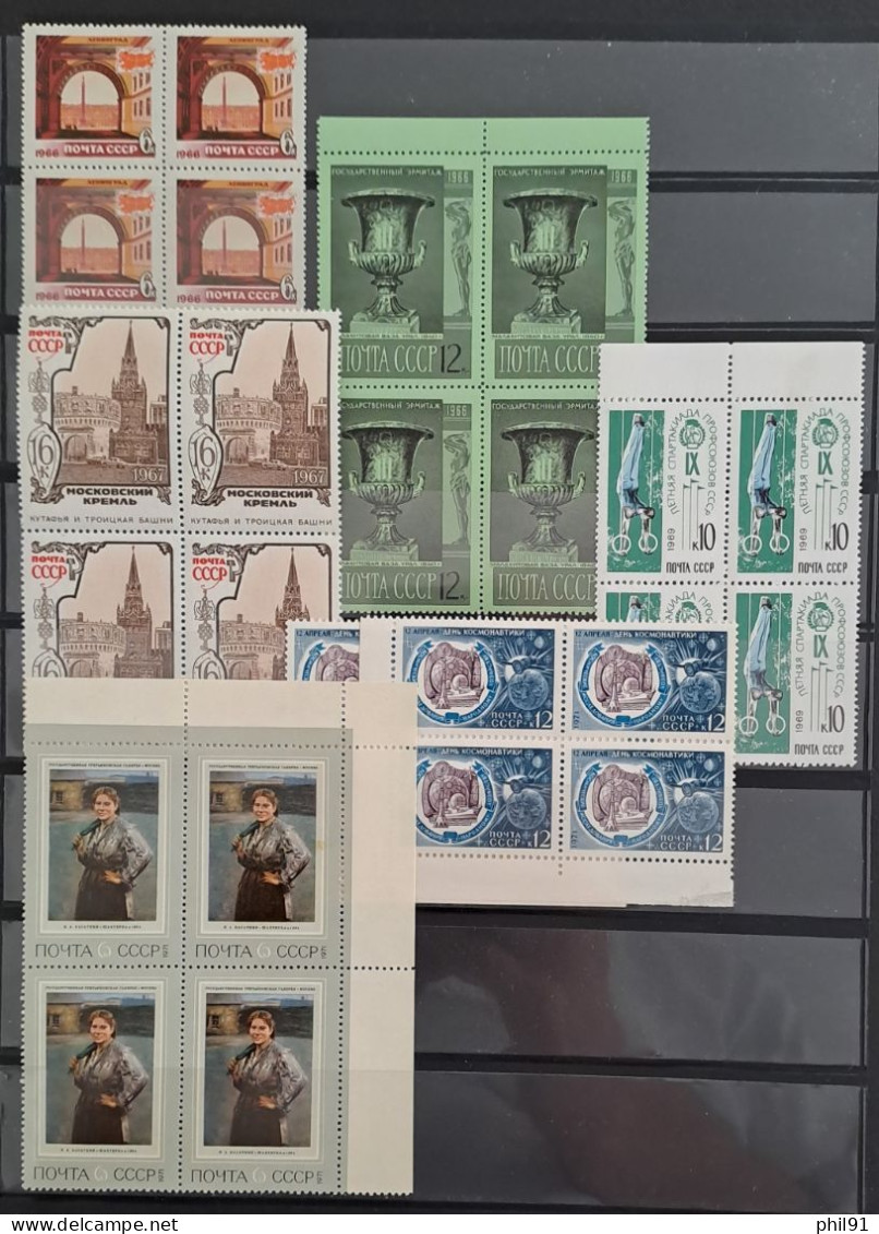 U.R.S.S.    Lot De Timbres Neufs Des Années 1966 à 1990 En Blocs De 4 - Sammlungen