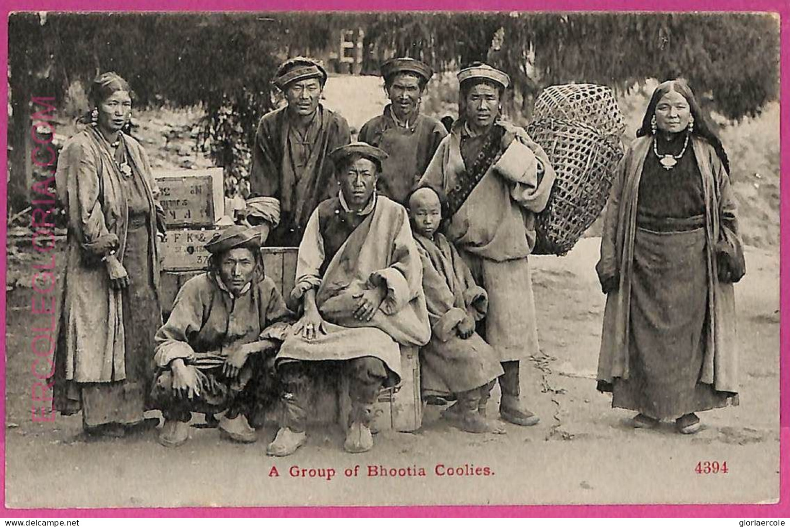 Ag3798  - INDIA - VINTAGE POSTCARD - ETHNIC, A Group Of Bhootia Coolies - Indien