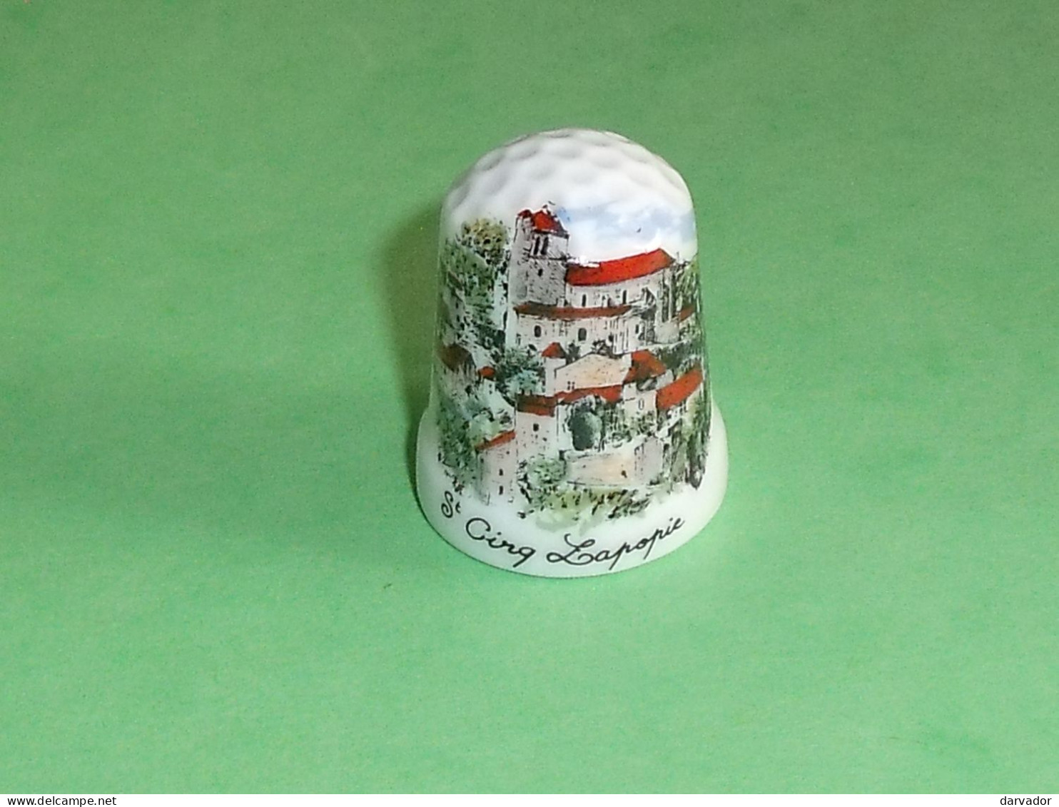 TB110F / Dé /Dés à Coudre / Etranger : St Cirq Lapopie - Thimbles