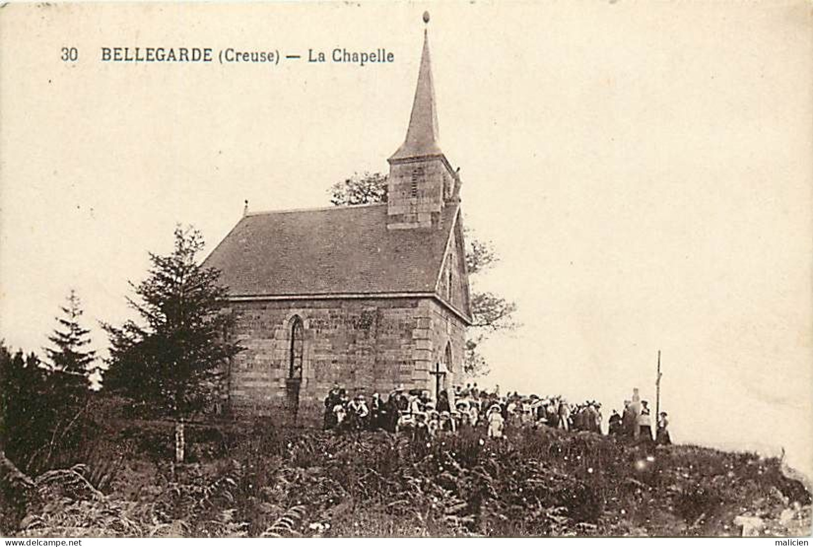 - Creuse -ref-A601- Bellegarde - La Chapelle - Messe Ou Pelerinage -  Chapelles -  Religions - - Bellegarde