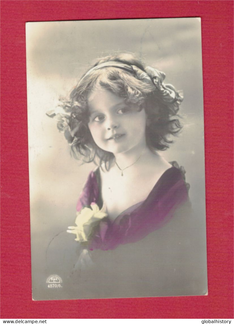 XB1277 JEUNE FILLE, ENFANT, GIRL FAMOUS CHILD MODEL SHIRLEY ASHTON IN PINK LACE RPPC - Portraits