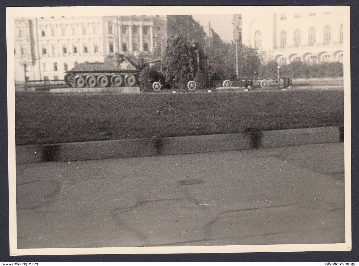 Monumento Carro Armato Con Stella, Luogo Da Identificare, 1950 Foto Epoca - Lugares