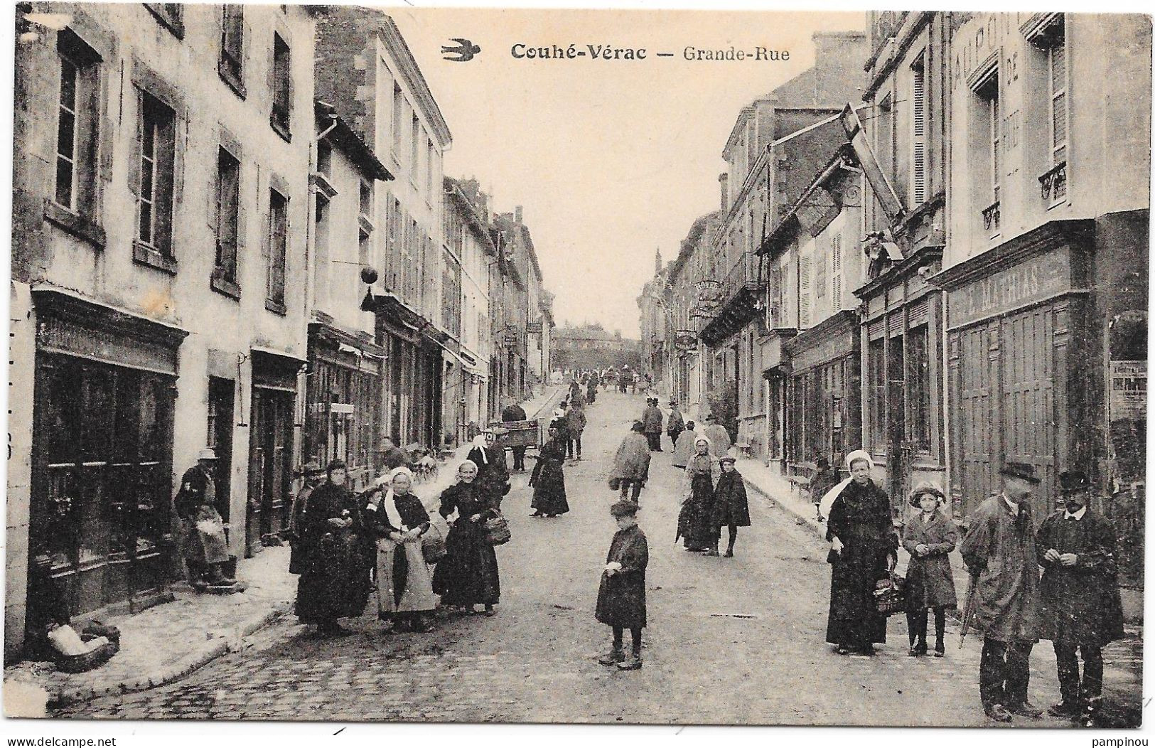 86 - COUHE VERAC - Grande Rue - Très Animée - Couhe