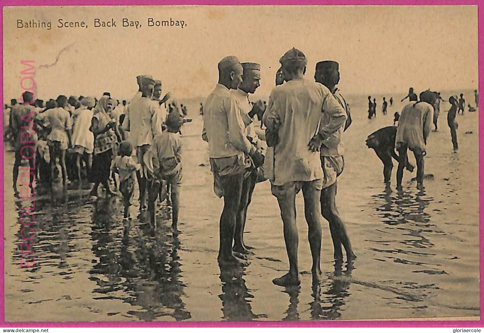 Ag3847  - INDIA - VINTAGE POSTCARD   -  Bombay  - Bathing Scene, Back Bay - Inde