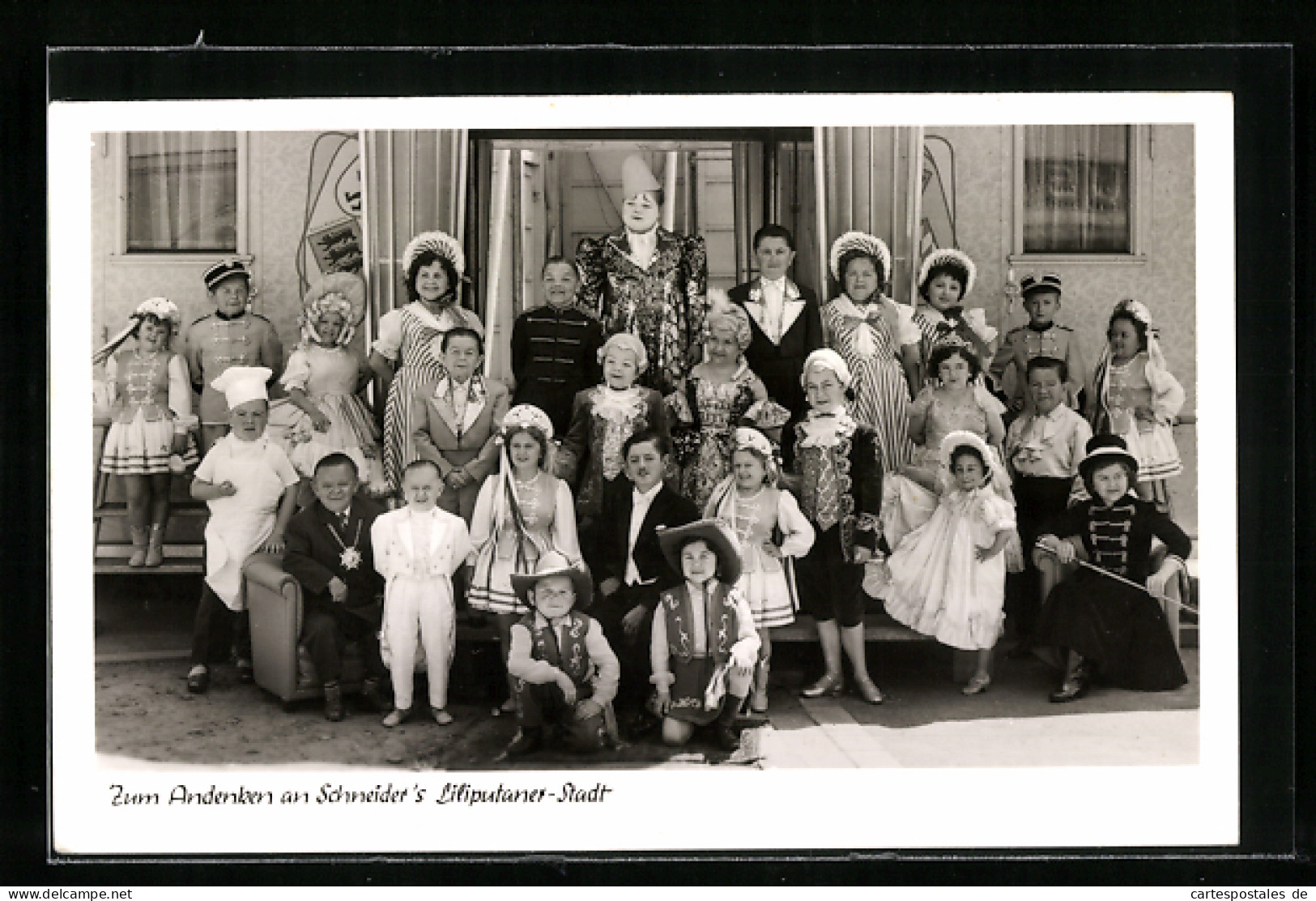 AK Schneider`s Liliputaner-Stadt - Gruppenfoto In Kostümen  - Autres & Non Classés