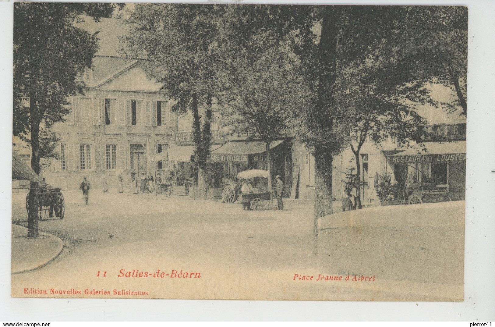 SALIES DE BÉARN - Place Jeanne D'Albret - Salies De Bearn