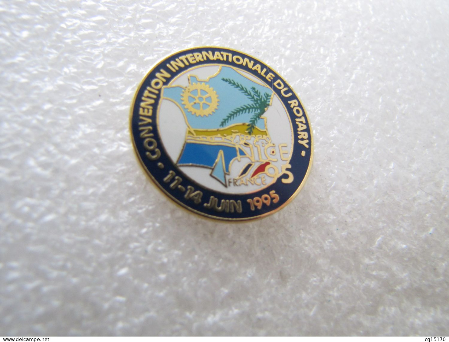 TOP  PIN'S    CONVENTION INTERNATIONALE DU ROTARY  NICE  1995 Email Grand Feu  PALMIER - Asociaciones