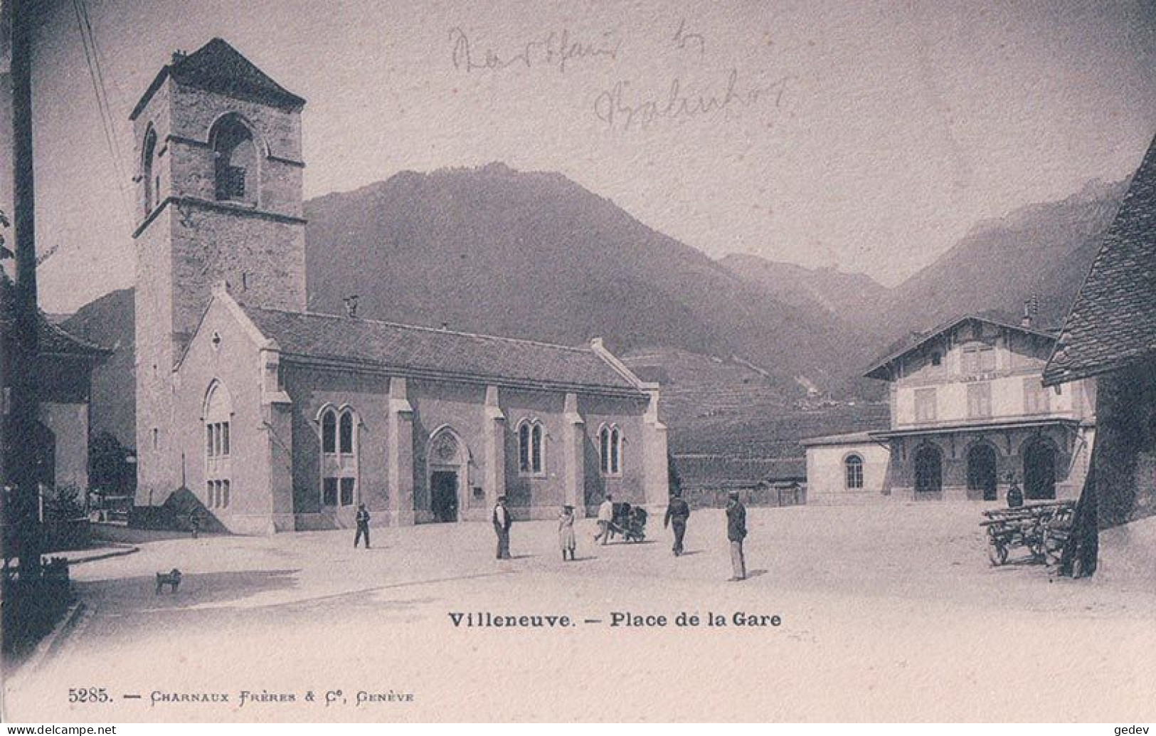 Villeneuve VD, Place De La Gare Animée, Gare Et Eglise (5285) - Villeneuve