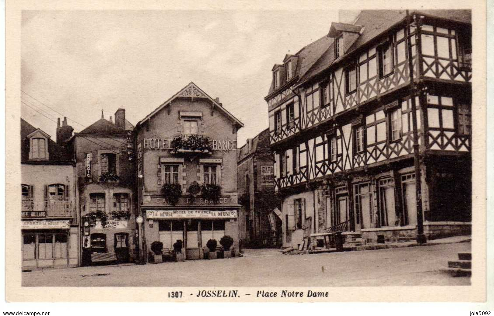 56 / JOSSELIN - Place Notre-Dame - Josselin