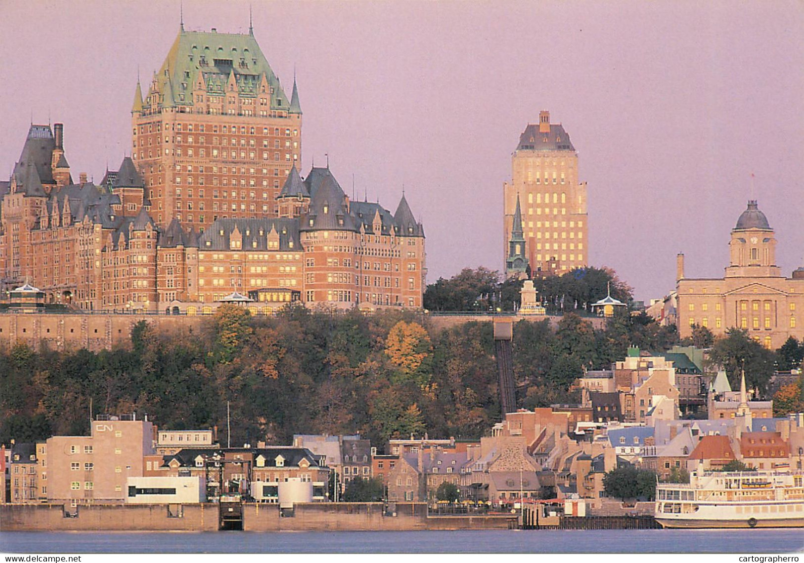 Navigation Sailing Vessels & Boats Themed Postcard Canada Quebec Chateau Frontenac - Voiliers