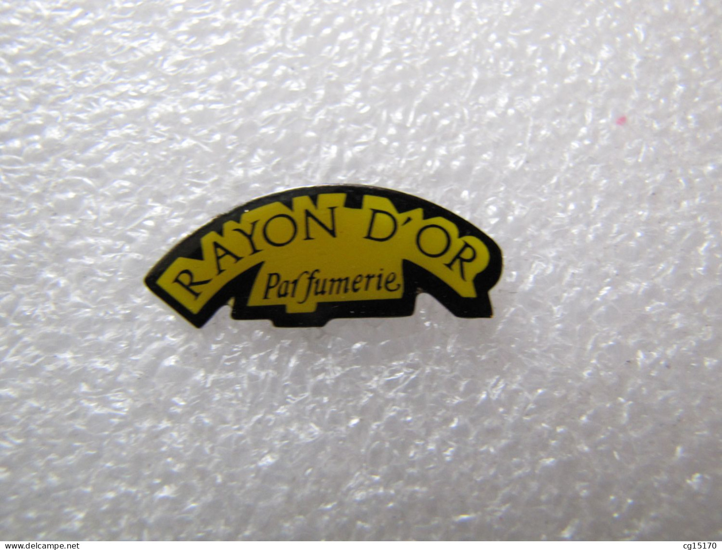 PIN'S   RAYON D'OR  PARFUMERIE - Parfums