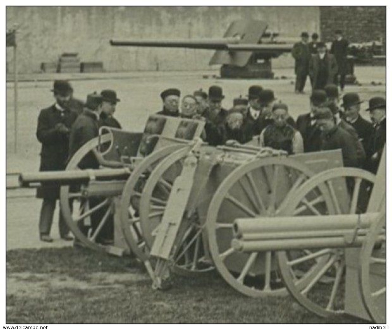 Stéréo 1906. Le Creusot. Mission Chinoise Au Polygone. Usines Schneider. Prince Impérial De Chine. China. - Fotos Estereoscópicas