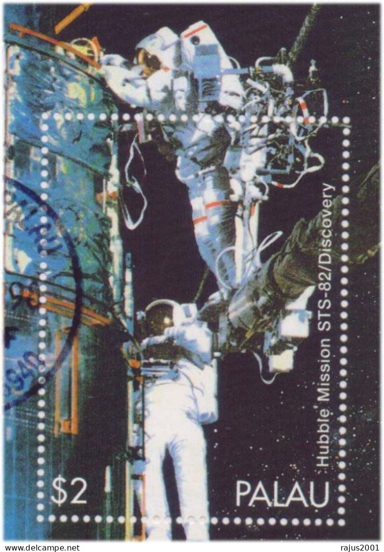 Hubble Mission Discovery, Servicing, Telescope, Astronauts Mark Lee & Steven Smith Patching Hubble's Insulation MS FDC - Sterrenkunde