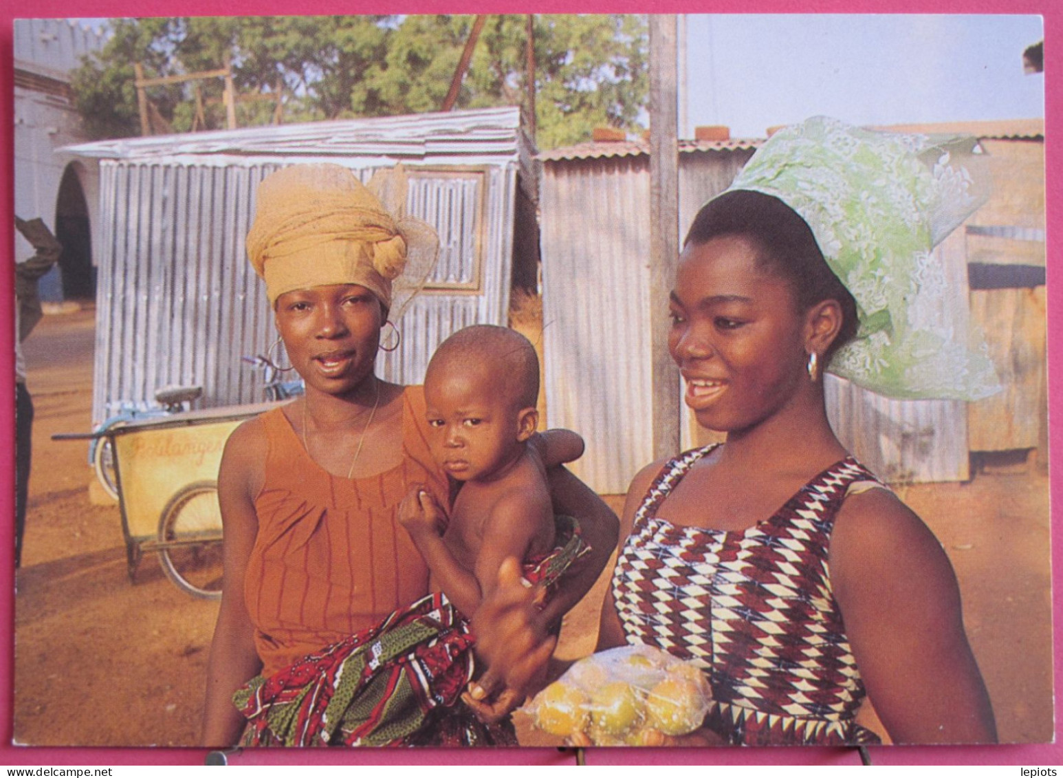 Visuel Pas Très Courant - Afrique - Femmes Africaines Et Enfants - Zonder Classificatie