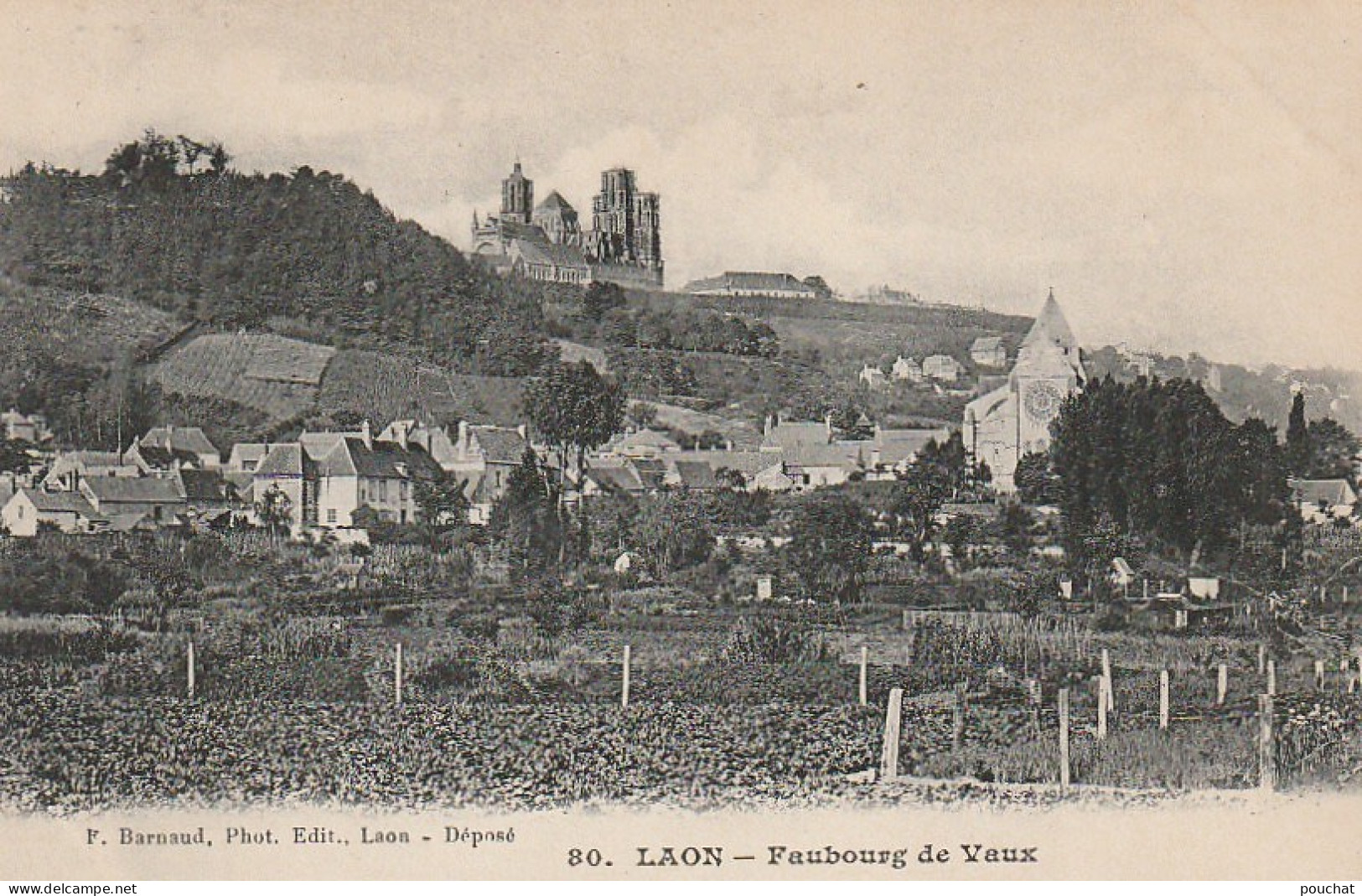 XXX -(02) LAON - FAUBOURG DE VAUX - PHOT. EDIT. BARNAUD , LAON - 2 SCANS - Laon