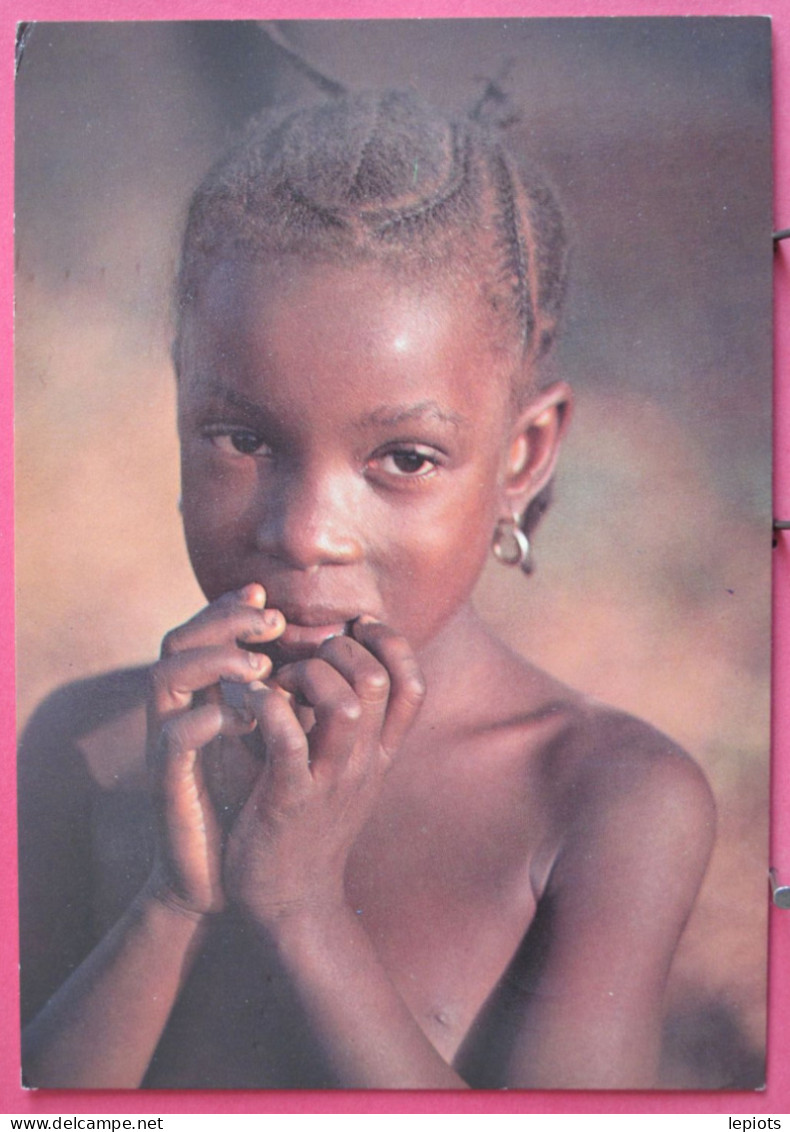 Visuel Pas Très Courant - Couleurs D'Afrique - La Timide - A Shy Girl - Petite Fille - Unclassified