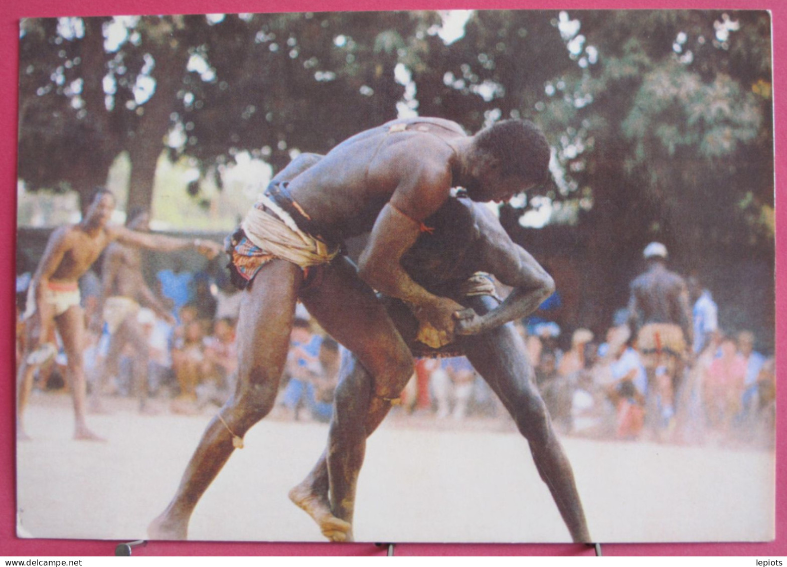 Visuel Pas Très Courant - Couleurs D'Afrique - Traditional Wrestling - Lutte Africaine - Unclassified