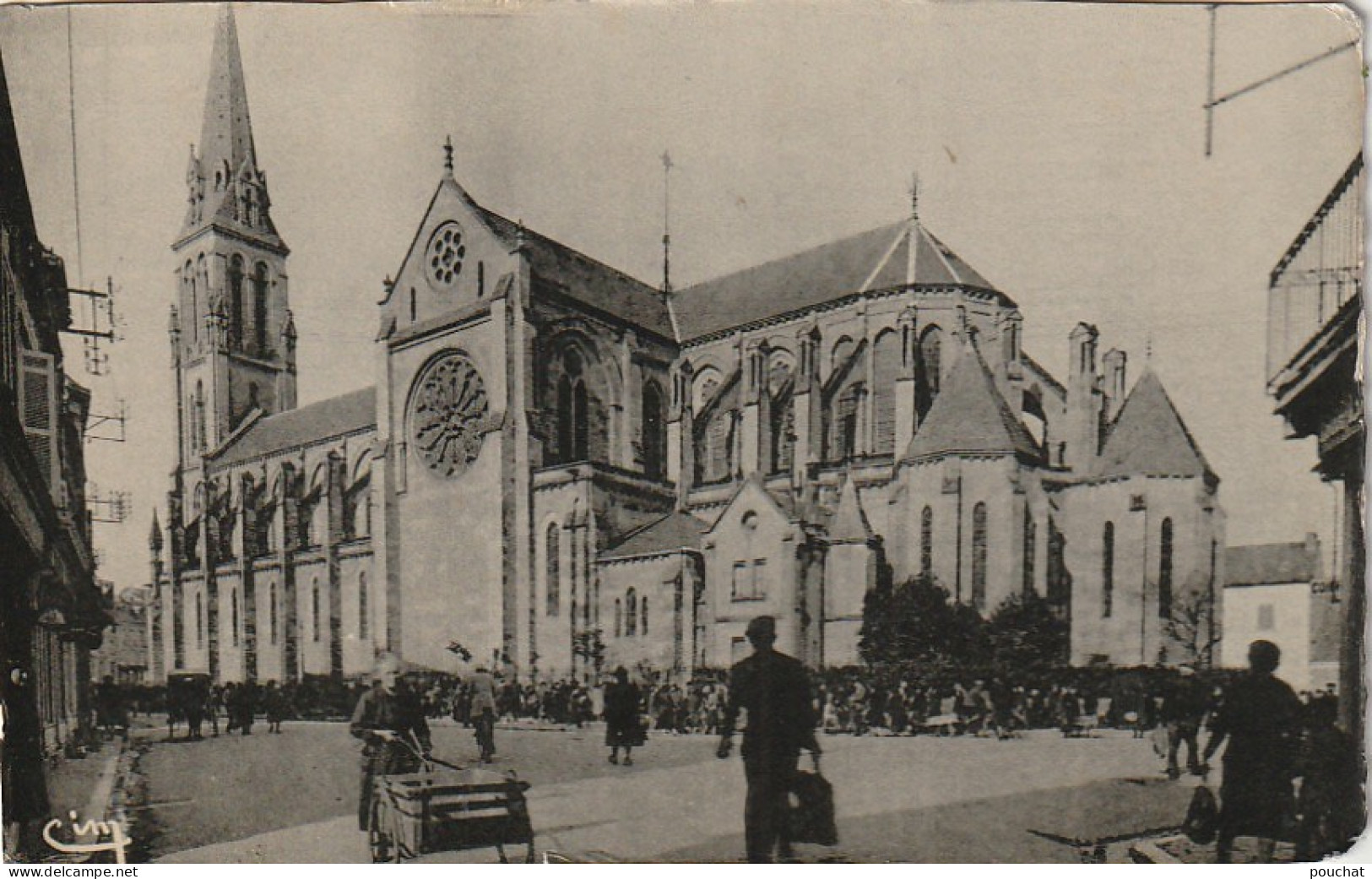 XXX -(24) BERGERAC - EGLISE NOTRE DAME - ANIMATION - 2 SCANS - Bergerac