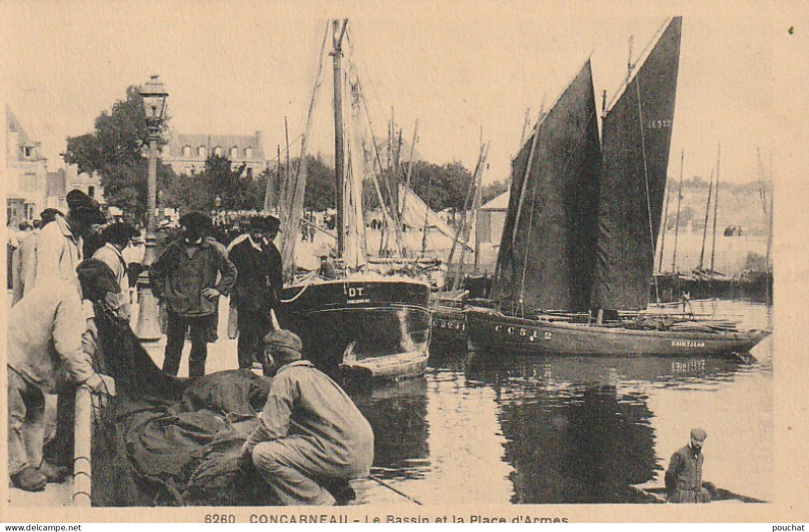 XXX -(29) CONCARNEAU - LE BASSIN ET LA PLACE D' ARMES - ANIMATION  - 2 SCANS - Concarneau