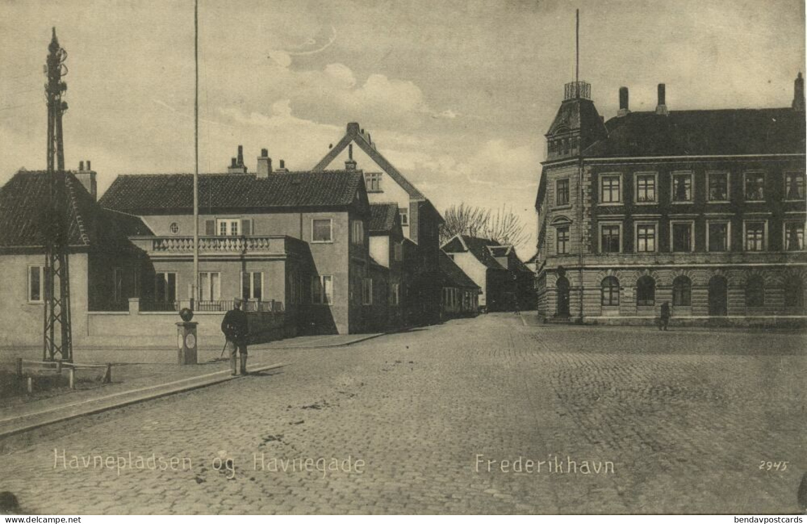 Denmark, FREDERIKHAVN, Havnepladsen Og Havnegade (1910s) Postcard - Danemark