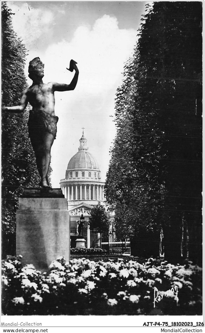 AJTP4-75-0476 - PARIS - Les Jardins Du Luxembourg Et Le Panthéon - Panorama's