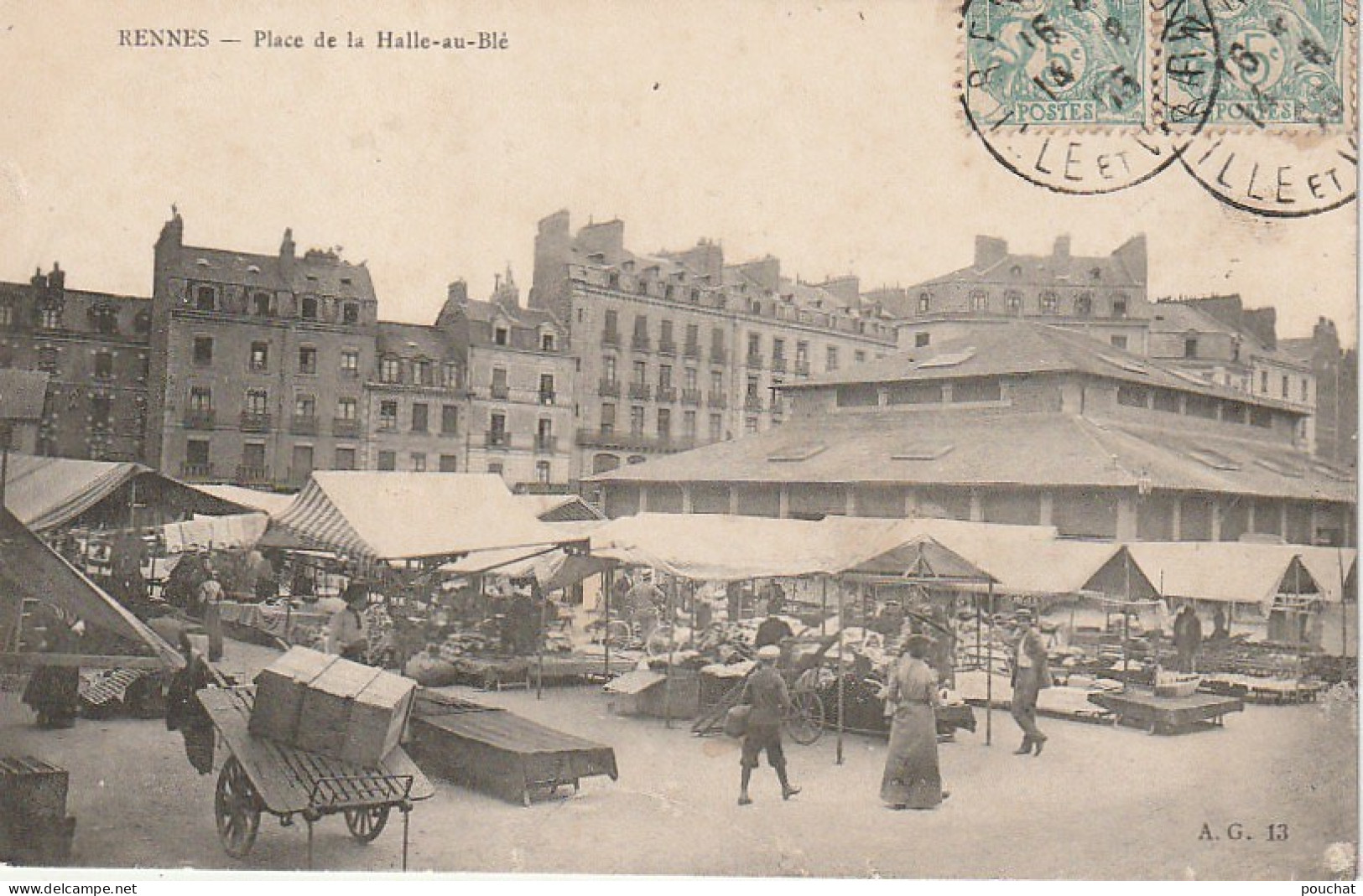 XXX -(35) RENNES - PLACE DE LA HALLE AU BLE - ANIMATION - MARCHE , ETALS - 2 SCANS - Rennes