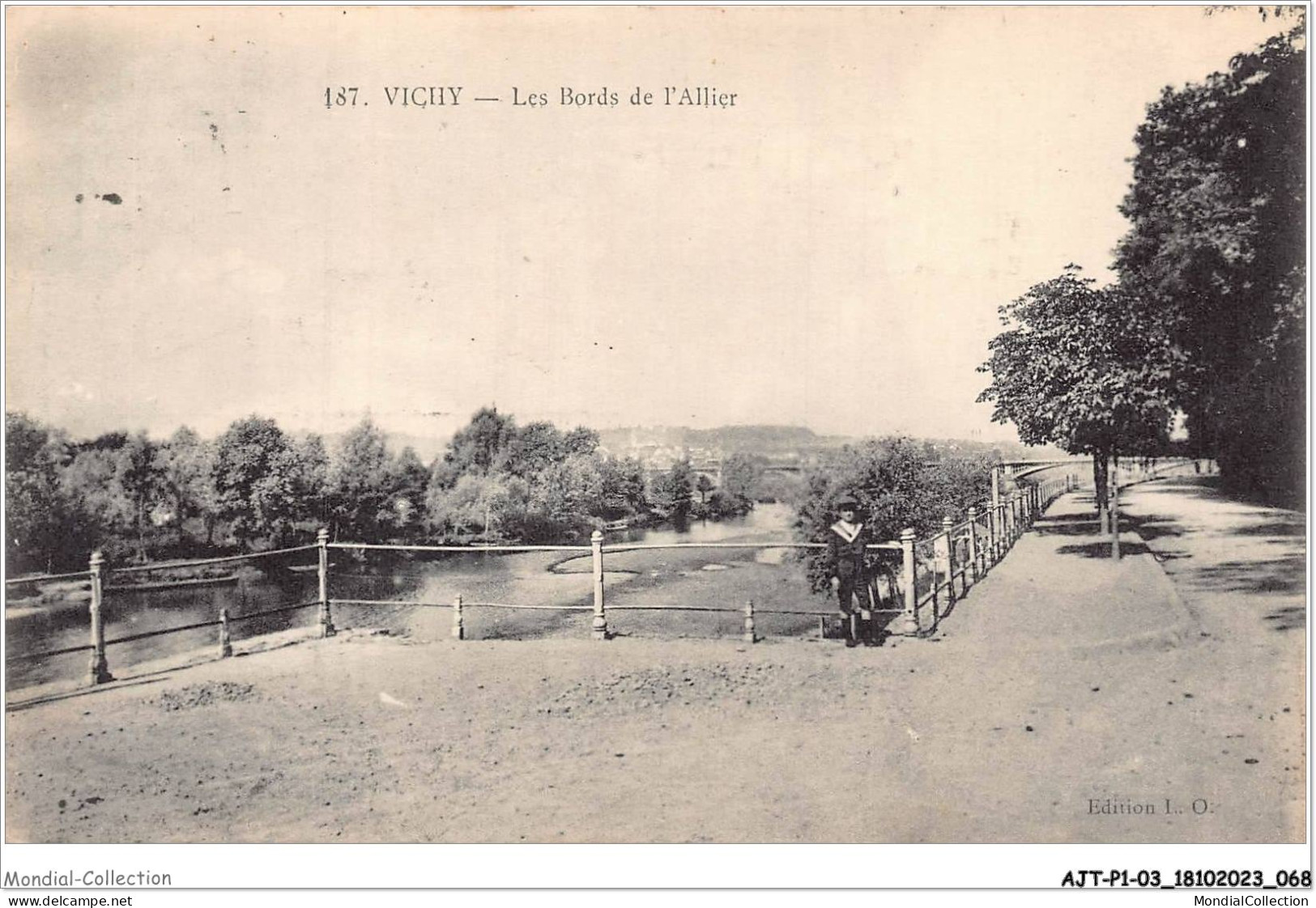 AJTP1-03-0035 - VICHY - Les Bords De L'allier - Vichy