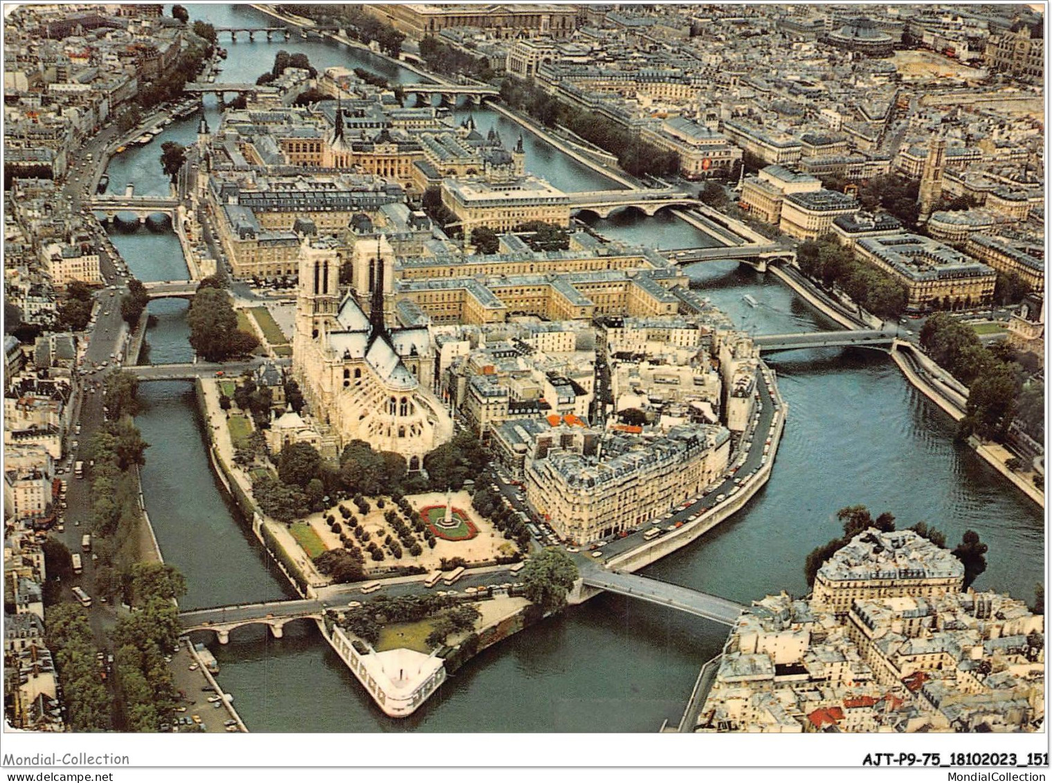 AJTP9-75-0996 - PARIS - Vue Aérienne De L'ile De La Cité  - Panorama's