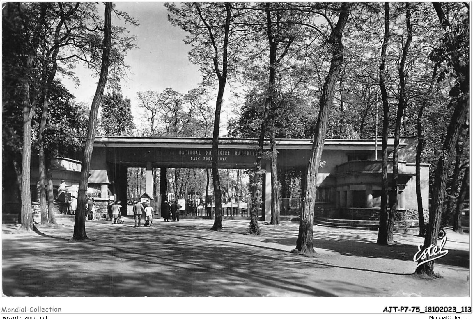 AJTP7-75-0770 - PARIS - L'entrée Du Parc  - Parques, Jardines