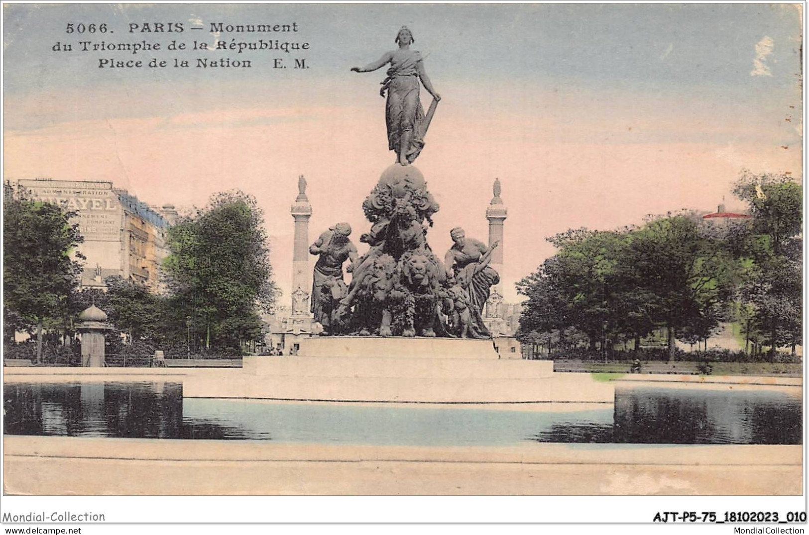 AJTP5-75-0517 - PARIS - Monument Du Triomphe De La Republique, Place De La Nation  - Otros Monumentos